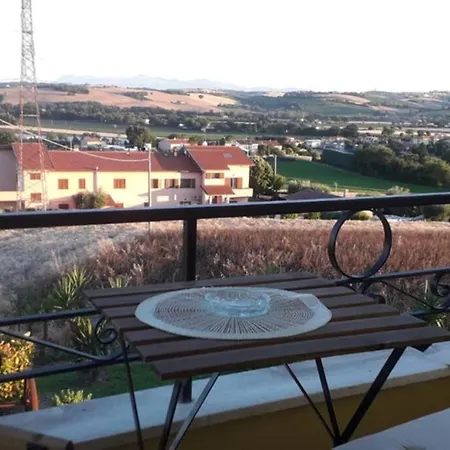 Апартаменты Rosso Di Sera Casa Vacanze Озимо